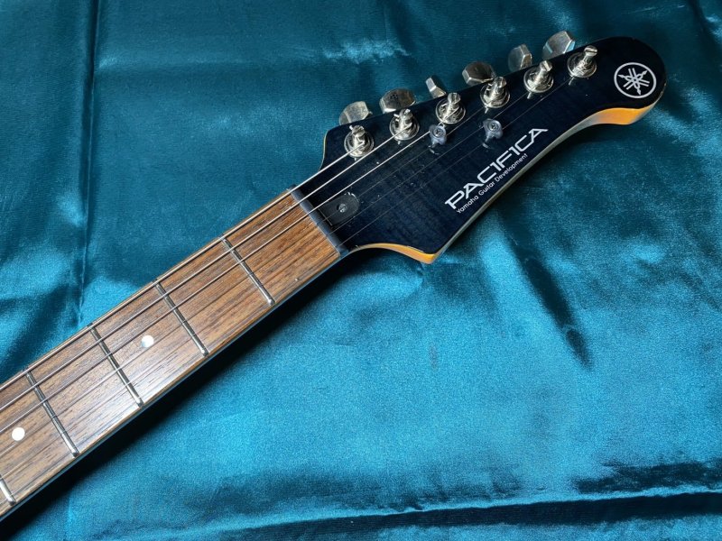 画像3: YAMAHA / PACIFICA 611VFM TBL【中古品】ぼっち・ざ・ろっく！ 仕様 (3)