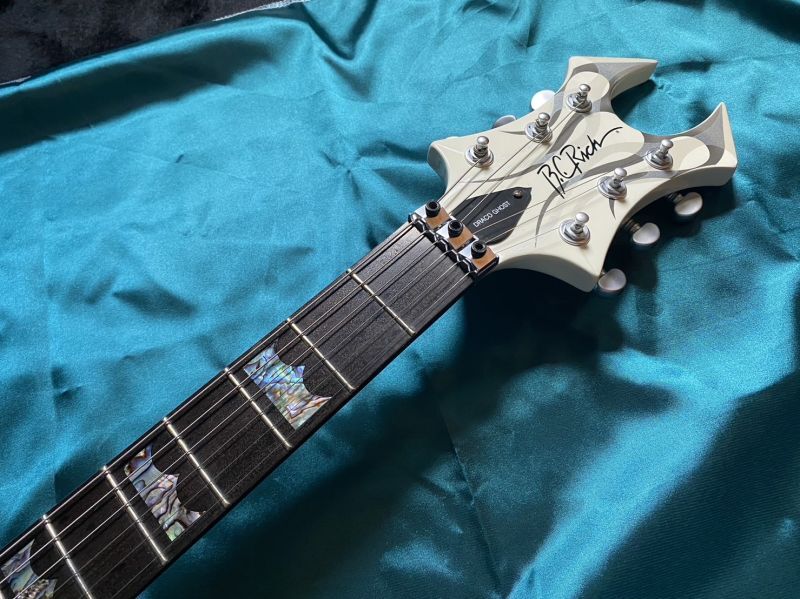 B.C.RICH / Draco Ghost Flame (新古品) - ”KALEIDO GUITAR” ギター